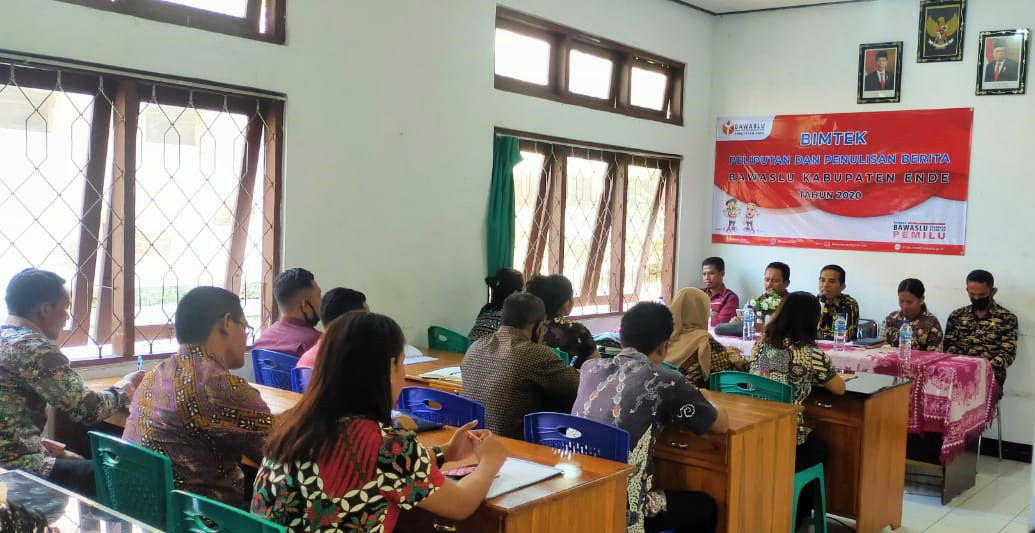 Bawaslu Ende Gelar  Bimtek Peliputan dan Penulisan Berita