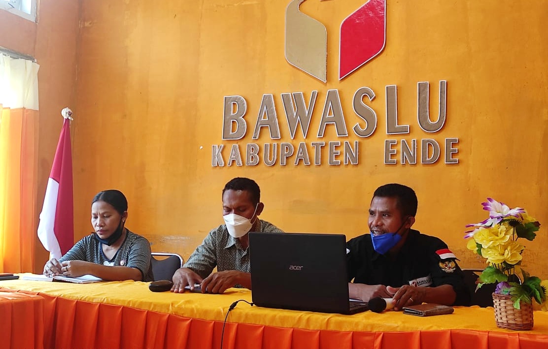 Pertajam Penanganan Pelanggaran TSM,  Bawaslu Ende Gelar Diskusi Tematik