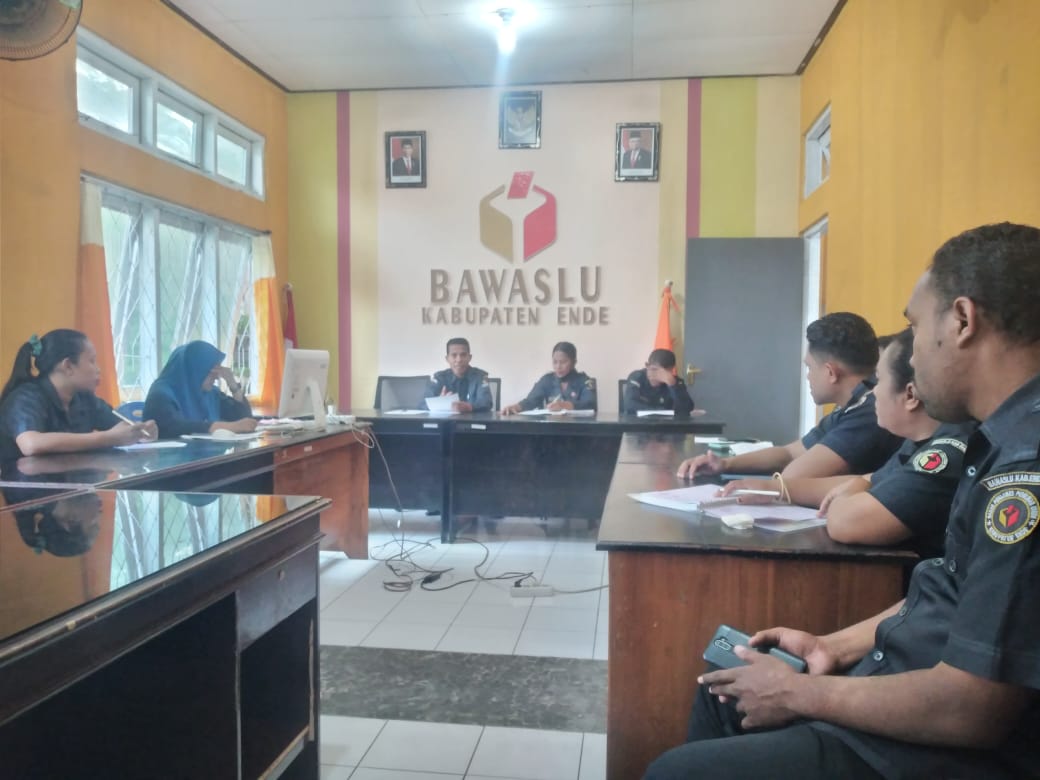 Tingkatkan Kinerja Kerja, Bawaslu Ende Lakukan Rapat Rutin 