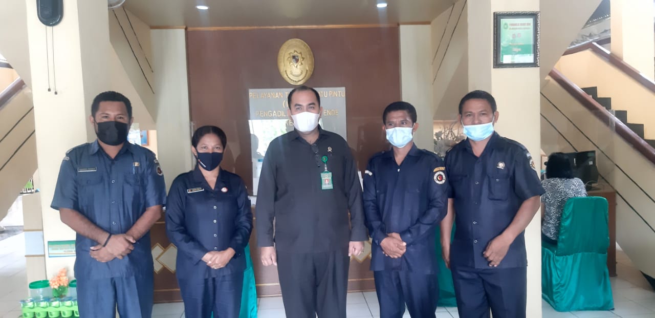 Pimpinan Bawaslu Ende Kunjungi Pengadilan Negeri 