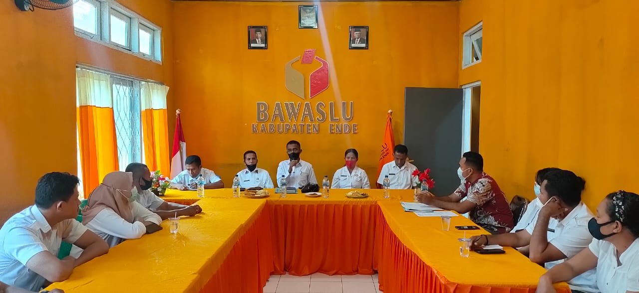 Bawaslu Ende Laporkan Barang Dugaan Pelanggaran