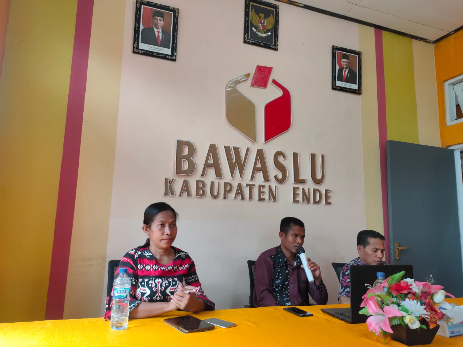 Divisi HP3S Bawaslu Ende Gelar Rapat Internalisasi Kerawanan Pemilu 