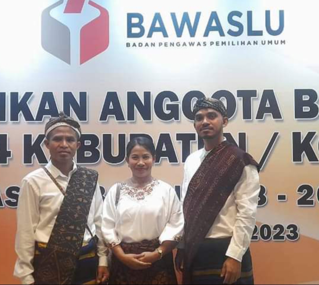 Bawaslu RI Lantik Anggota Bawaslu Ende Terpilih Periode 2023-2028  