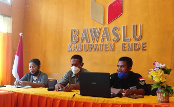 Pertajam Penanganan Pelanggaran TSM,  Bawaslu Ende Gelar Diskusi Tematik