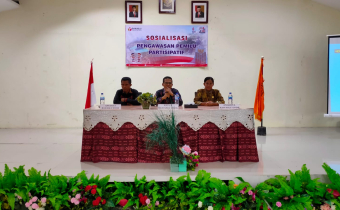 Ketua Bawaslu Ende buka Kegiatan Sosialisasi Pengawasan Partisipatif bagi Pengawas Ad Hoc Kecamatan