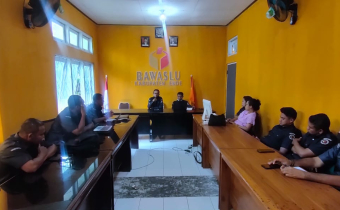 Divisi HP3S Bawaslu Ende Gelar Rapat Bersama
