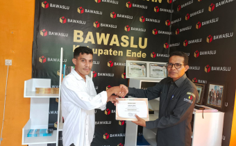 4 Mahasiswa Universitas Flores Magang di Bawaslu Ende