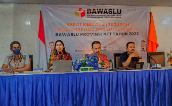 Kordiv HP3S Bawaslu  Ende ikuti Raker  Penyusunan Legal Drafting dan Legal Opinion