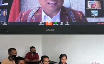 Fritz E.Siregar Anggota Bawaslu RI Membuka Bimtek PPID   Bawaslu Provinsi dan Kabupaten/Kota Se-NTT
